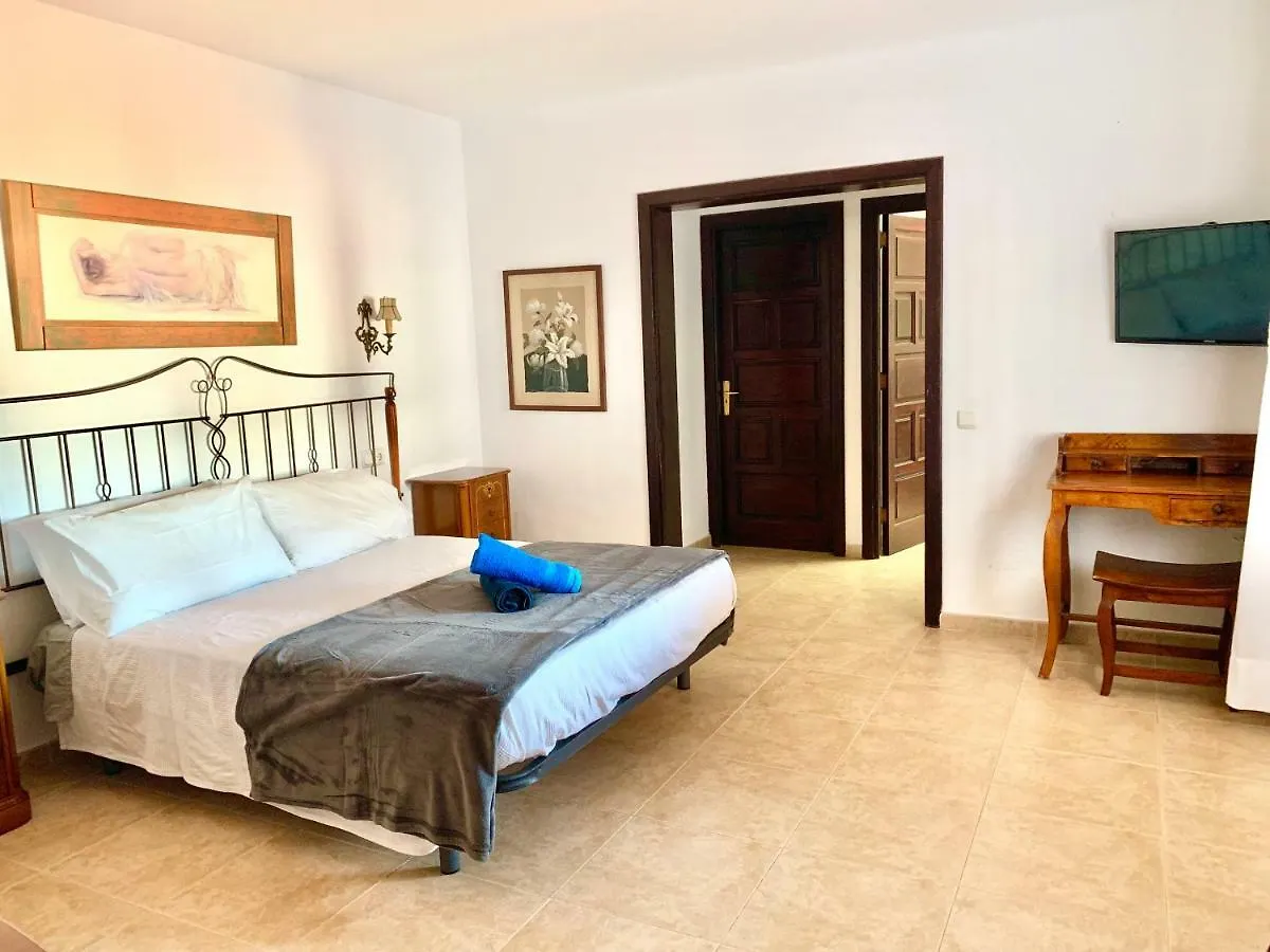 O Pazo Da Xakina Hostel Tias