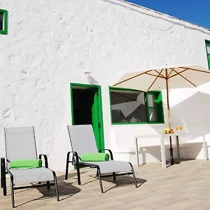  Hébergement de vacances Typical Canarian House With Fabulous Sea Views